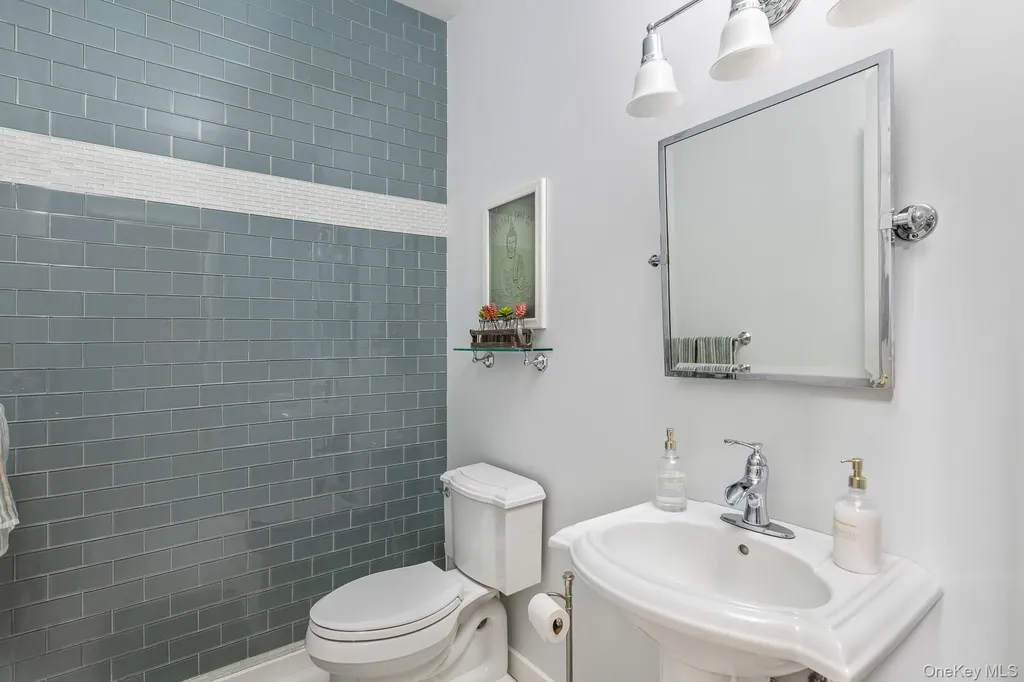 2 Crystal Court Smithtown NY 11787