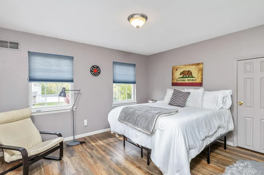 2 Crystal Court Smithtown NY 11787