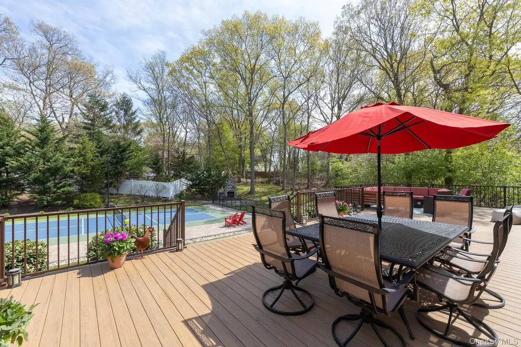 2 Crystal Court Smithtown NY 11787