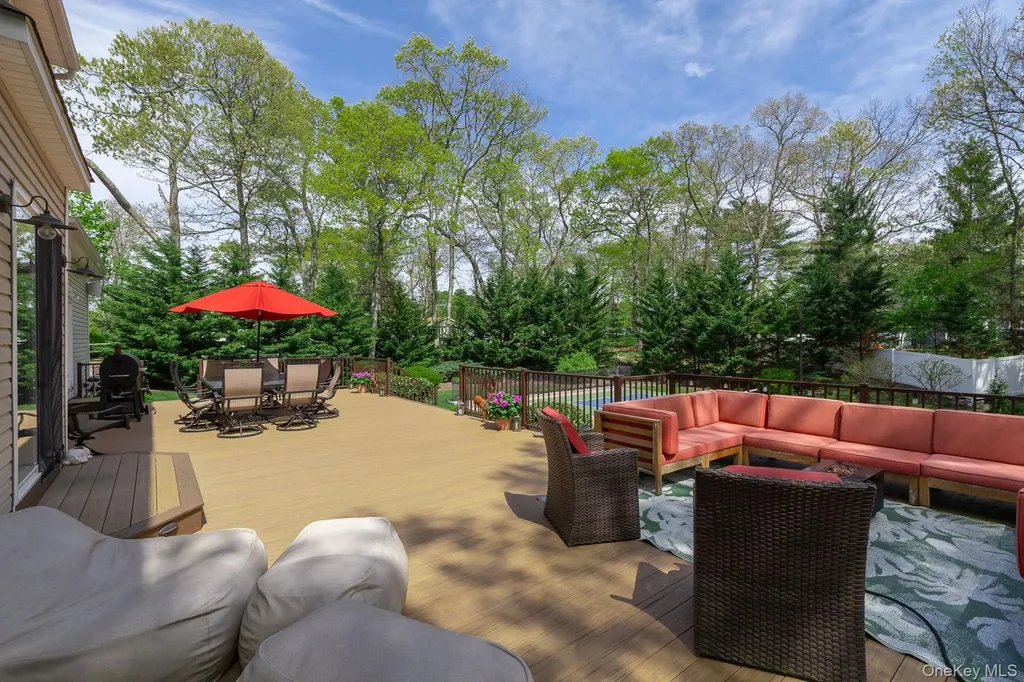 2 Crystal Court Smithtown NY 11787