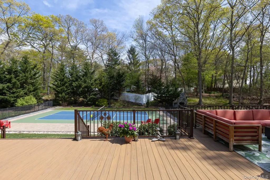 2 Crystal Court Smithtown NY 11787