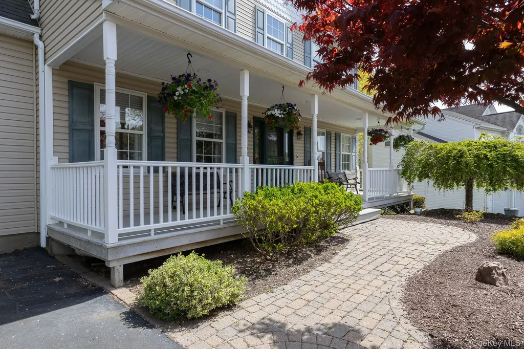2 Crystal Court Smithtown NY 11787