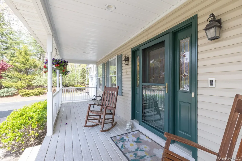 2 Crystal Court Smithtown NY 11787