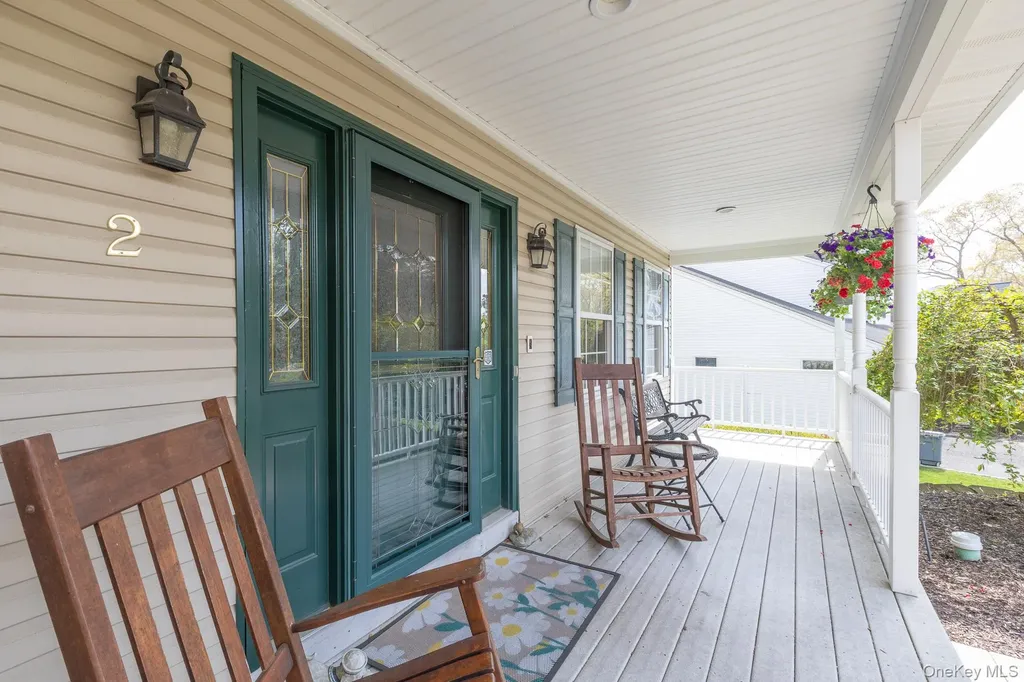 2 Crystal Court Smithtown NY 11787