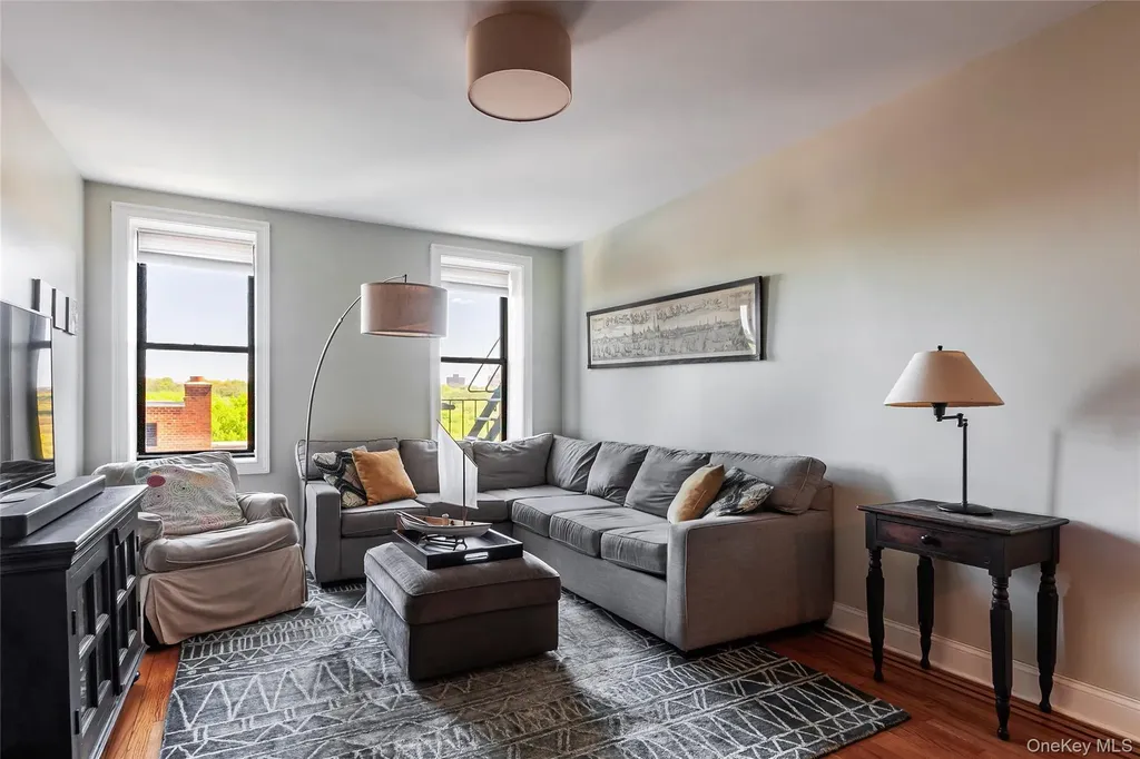 4414 Cayuga Avenue Bronx NY 10471
