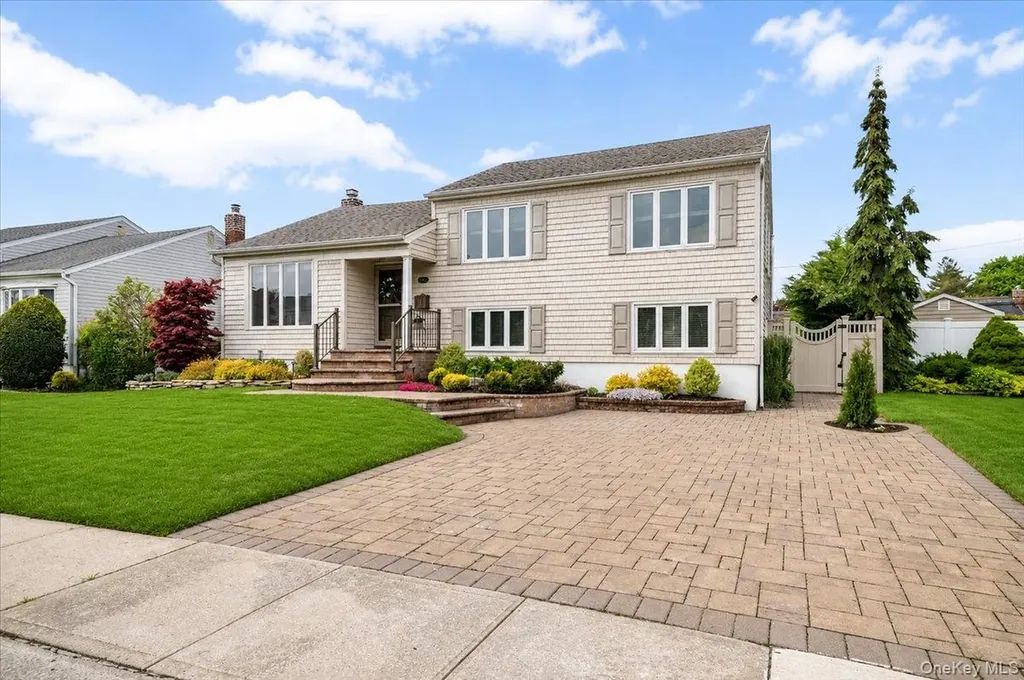 29 Acme Avenue Bethpage NY 11714