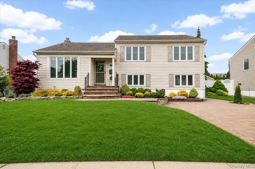 29 Acme Avenue Bethpage NY 11714