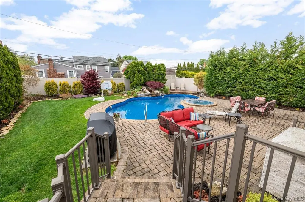 29 Acme Avenue Bethpage NY 11714