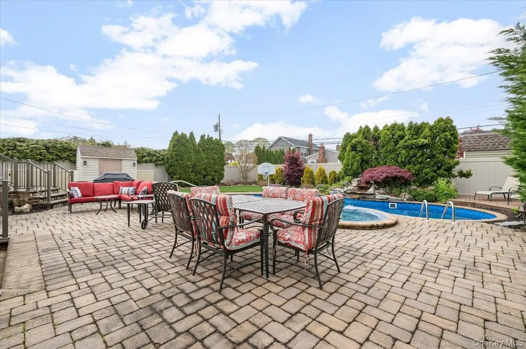 29 Acme Avenue Bethpage NY 11714