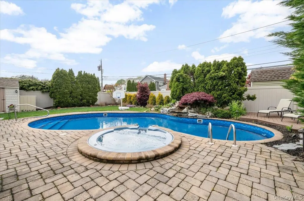 29 Acme Avenue Bethpage NY 11714