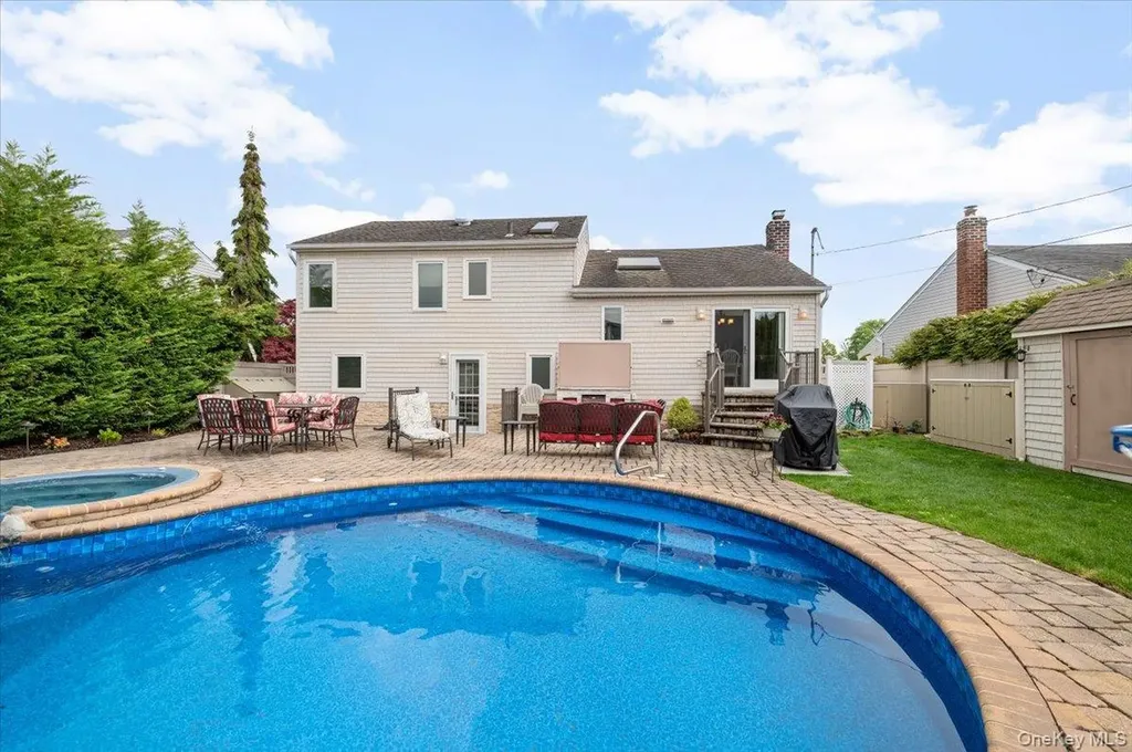 29 Acme Avenue Bethpage NY 11714
