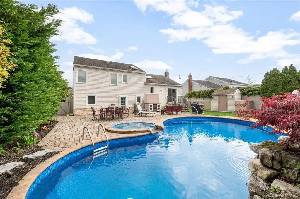 29 Acme Avenue Bethpage NY 11714