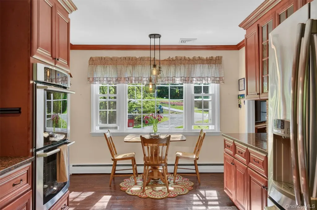 25 Susan Lane Poughkeepsie NY 12603