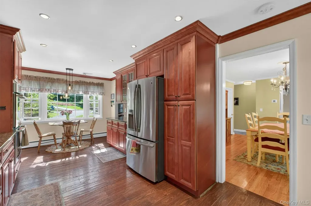 25 Susan Lane Poughkeepsie NY 12603