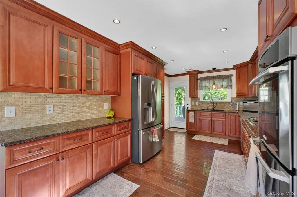 25 Susan Lane Poughkeepsie NY 12603