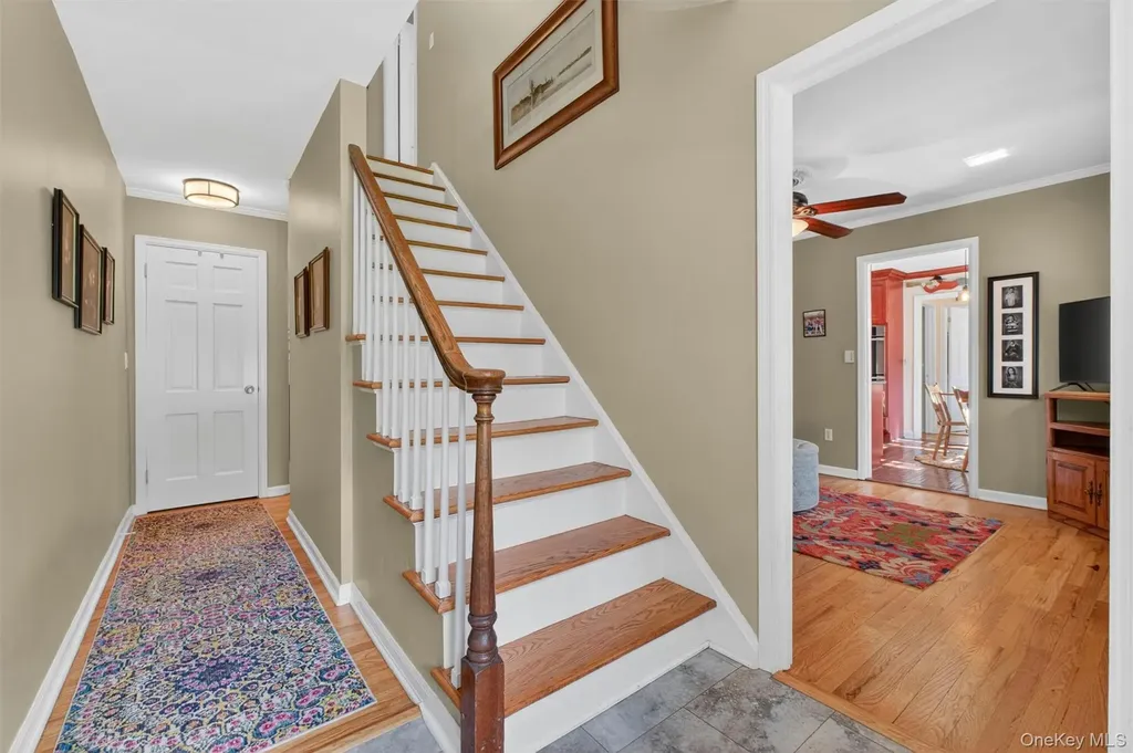 25 Susan Lane Poughkeepsie NY 12603