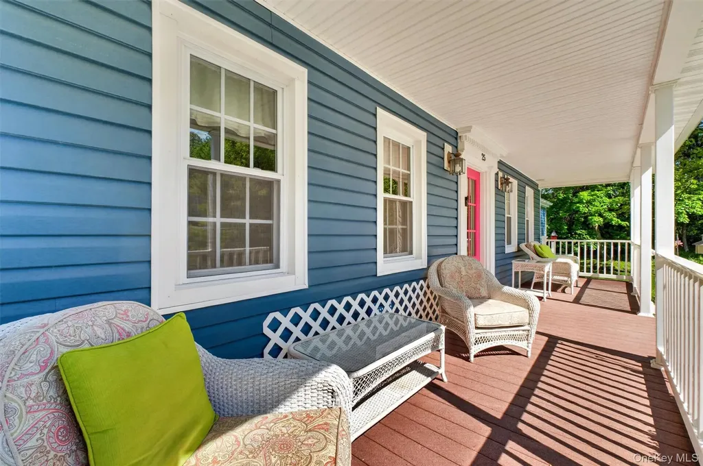 25 Susan Lane Poughkeepsie NY 12603