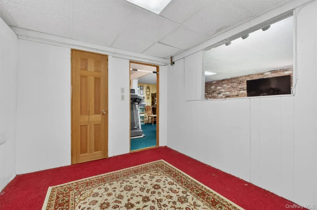 25 Susan Lane Poughkeepsie NY 12603