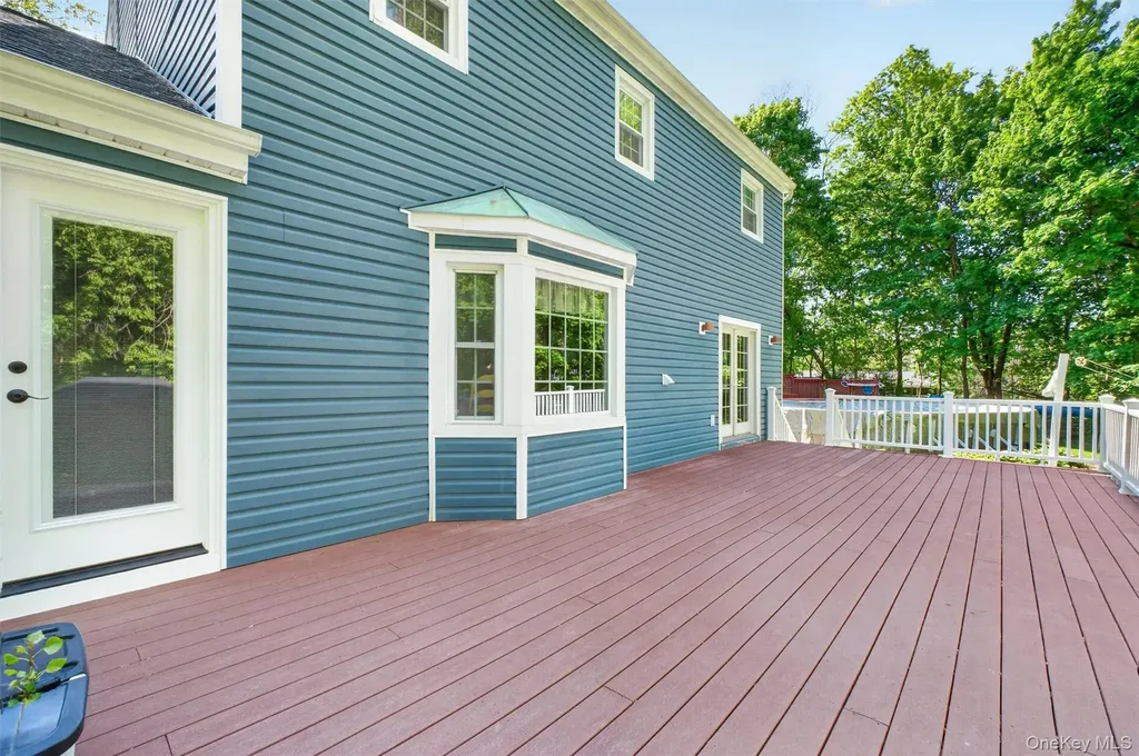 25 Susan Lane Poughkeepsie NY 12603