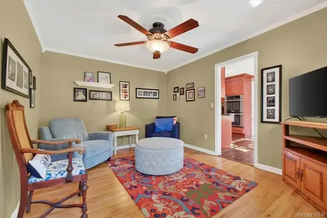 25 Susan Lane Poughkeepsie NY 12603