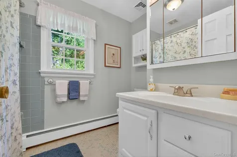 25 Susan Lane Poughkeepsie NY 12603