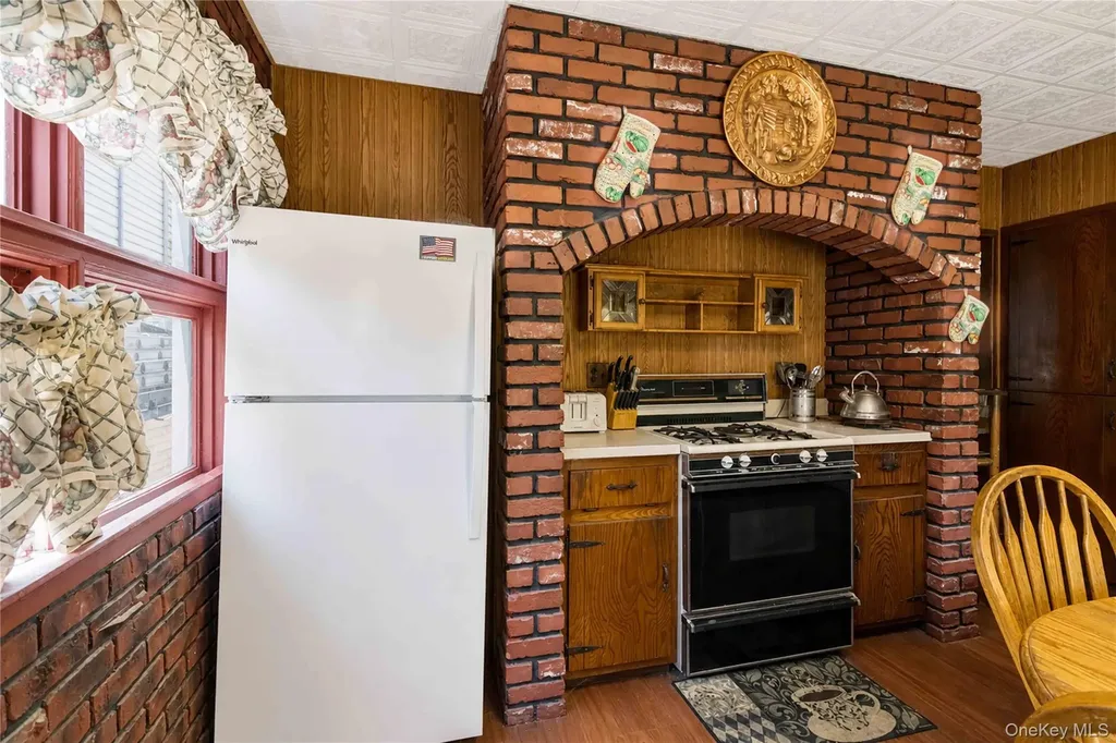 82-04 91st Avenue Woodhaven NY 11421
