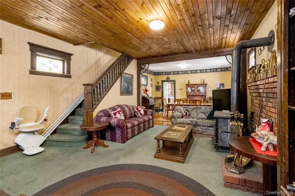 82-04 91st Avenue Woodhaven NY 11421