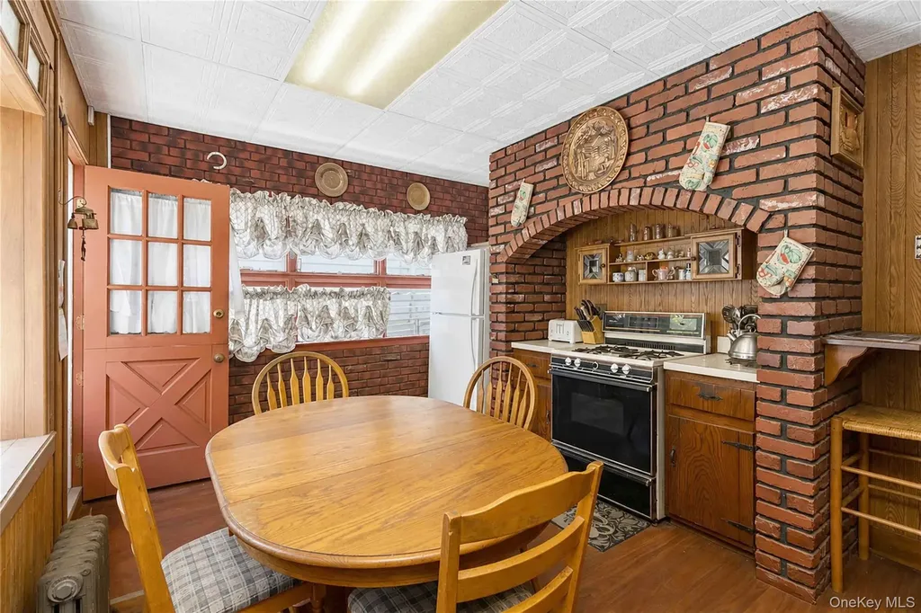 82-04 91st Avenue Woodhaven NY 11421