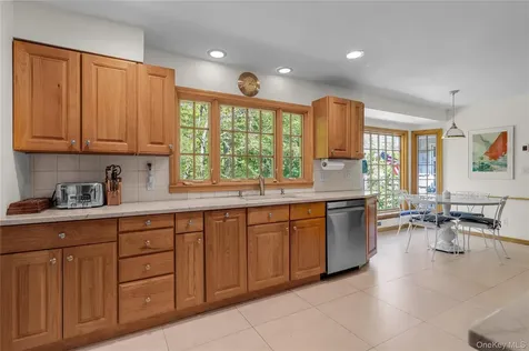 11 North Road Oyster Bay Cove NY 11771