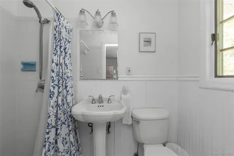11 North Road Oyster Bay Cove NY 11771