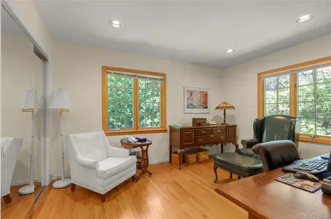 11 North Road Oyster Bay Cove NY 11771