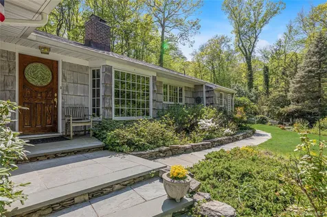 11 North Road Oyster Bay Cove NY 11771