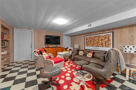 11 North Road Oyster Bay Cove NY 11771