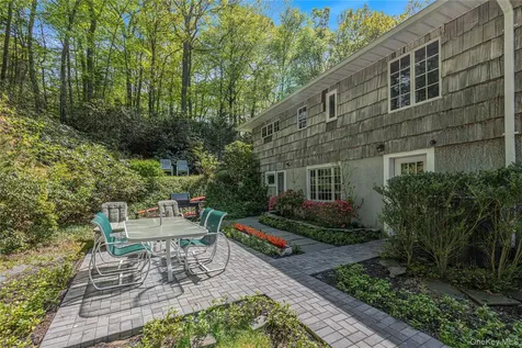 11 North Road Oyster Bay Cove NY 11771