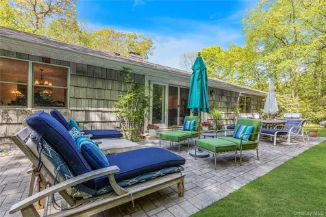 11 North Road Oyster Bay Cove NY 11771