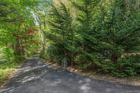 11 North Road Oyster Bay Cove NY 11771