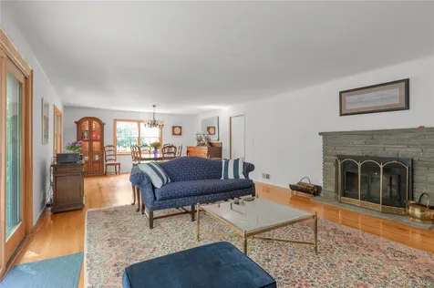 11 North Road Oyster Bay Cove NY 11771