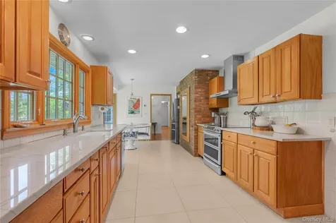11 North Road Oyster Bay Cove NY 11771