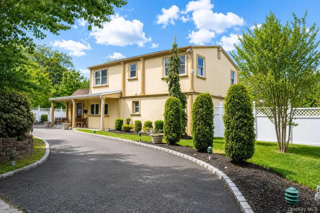 66 Grace Lane Levittown NY 11756