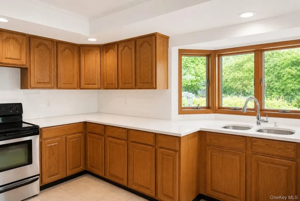 66 Grace Lane Levittown NY 11756