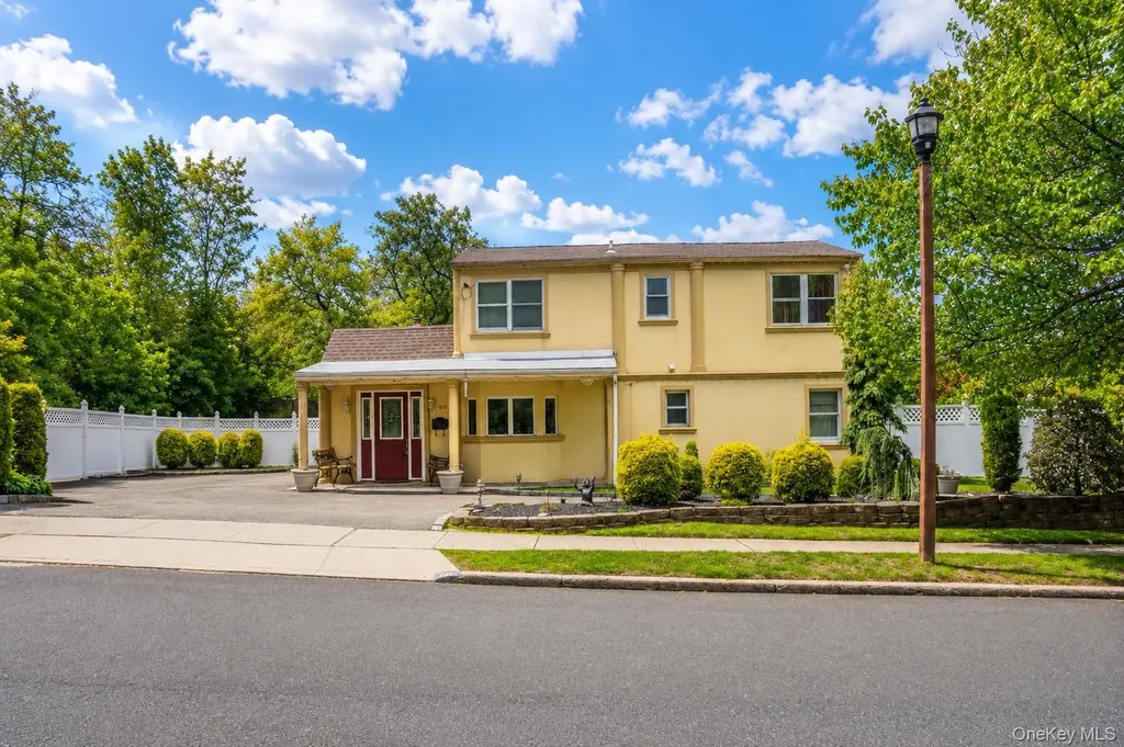 66 Grace Lane Levittown NY 11756