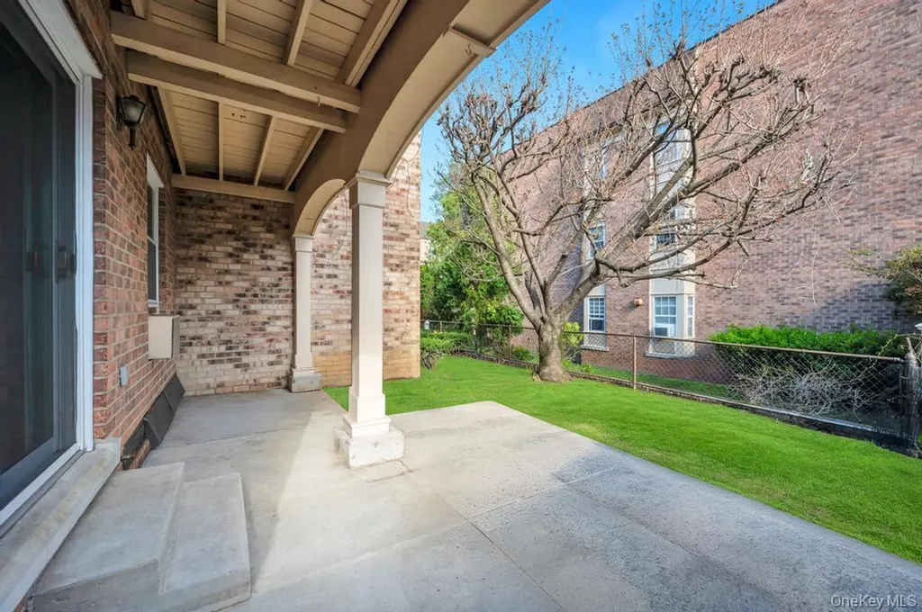 208-11 Estates Drive Bayside NY 11360