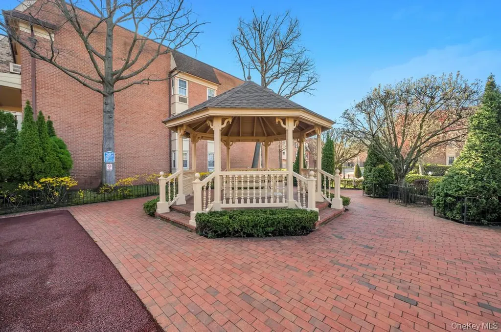 208-11 Estates Drive Bayside NY 11360
