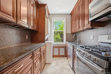 324 Palmer Terrace Mamaroneck NY 10543