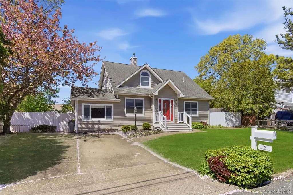 5 E Haven Lane East Northport NY 11731