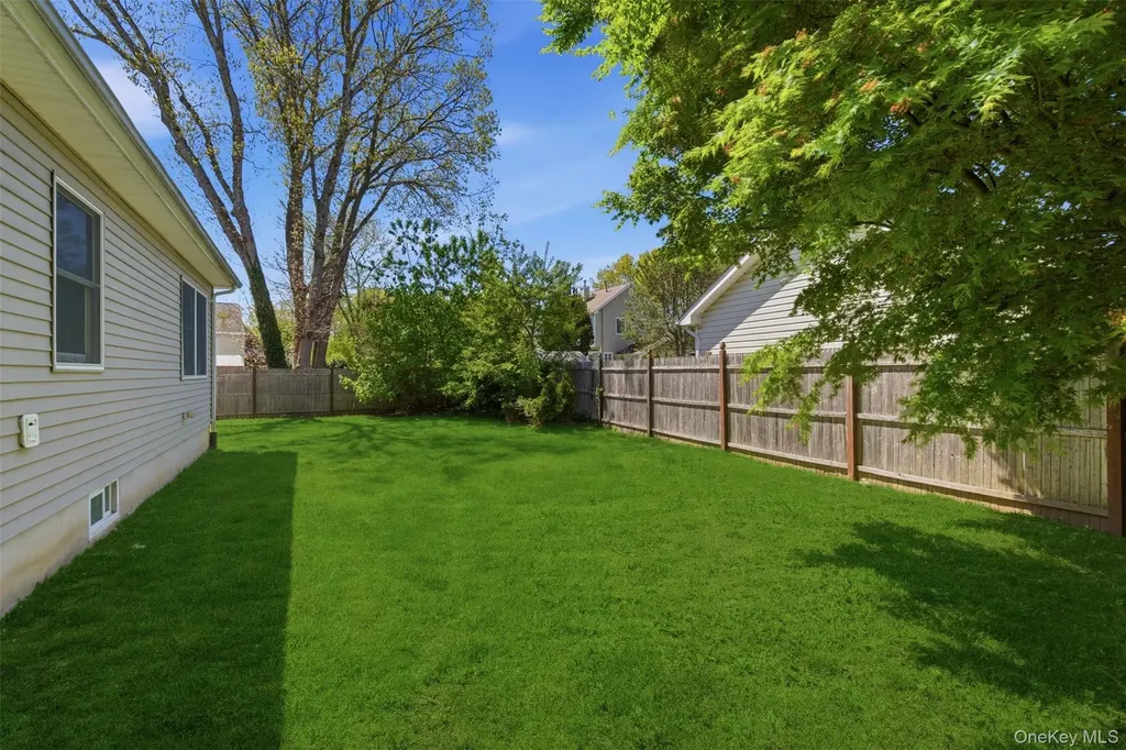 5 E Haven Lane East Northport NY 11731