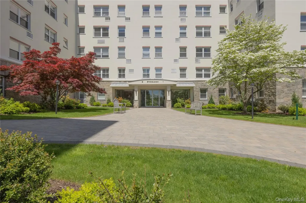 1 Stoneleigh Bronxville NY 10708
