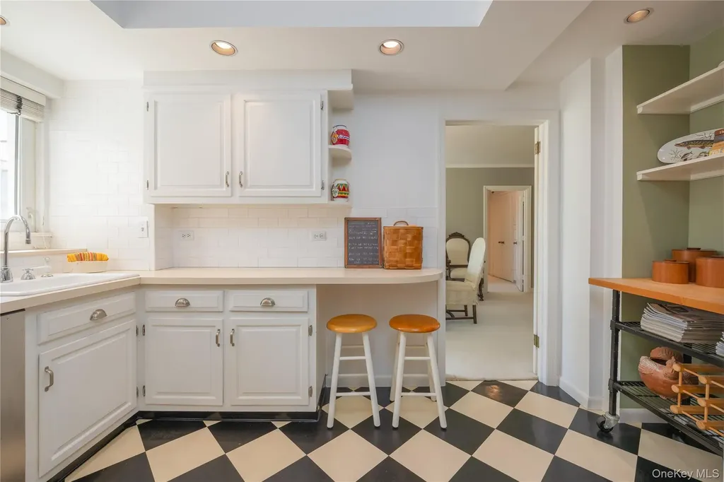 1 Stoneleigh Bronxville NY 10708