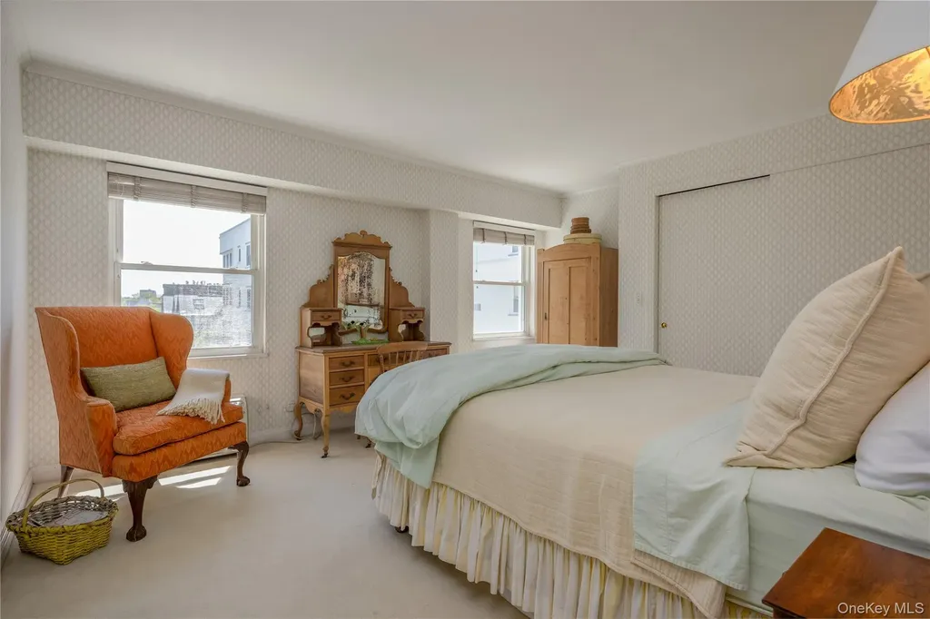 1 Stoneleigh Bronxville NY 10708