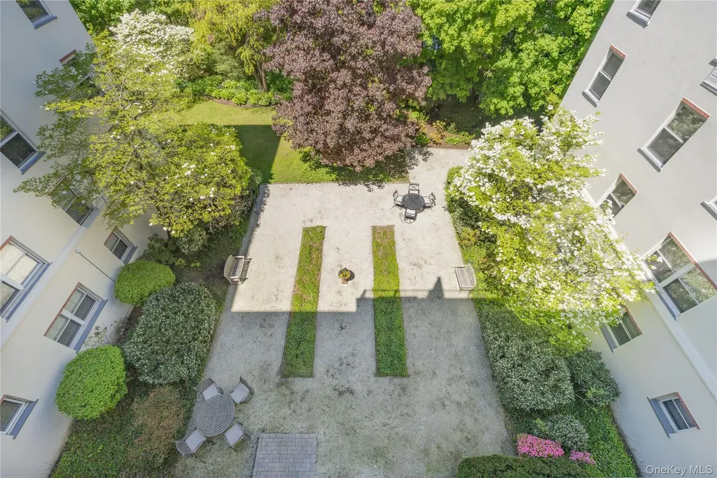 1 Stoneleigh Bronxville NY 10708